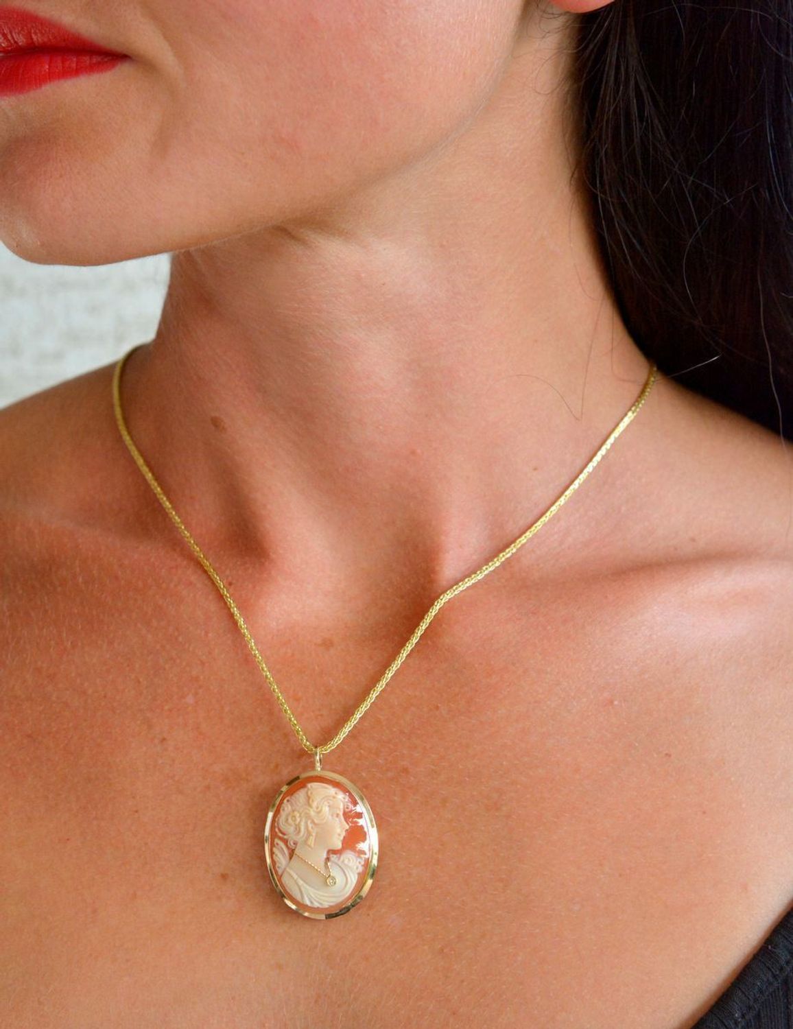 Złota broszka zawieszka 585 broszkowisior Pani Walewska BO 10 585. Złota zawieszka damska. Zawieszka Pani Walewska. Złoty wisior z Kameą. Zawieszka damska złota. Złota zawieszka damska. Broszka złota damska Pani Walewska.  (2).jpg